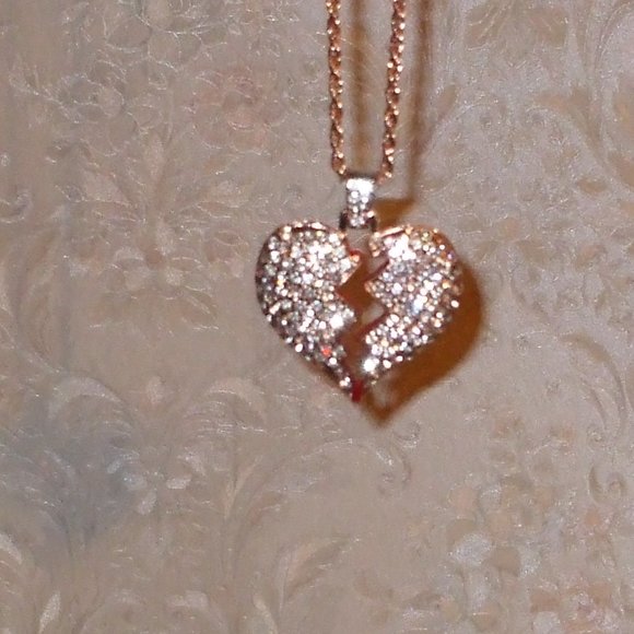 Hip Hop Broken Heart Necklace - Picture 2 of 2